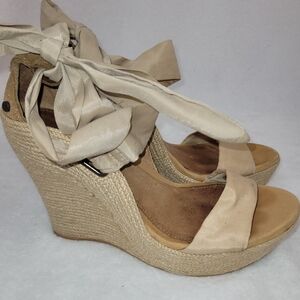 Pre-owned UGG Sandals US women's 6.5